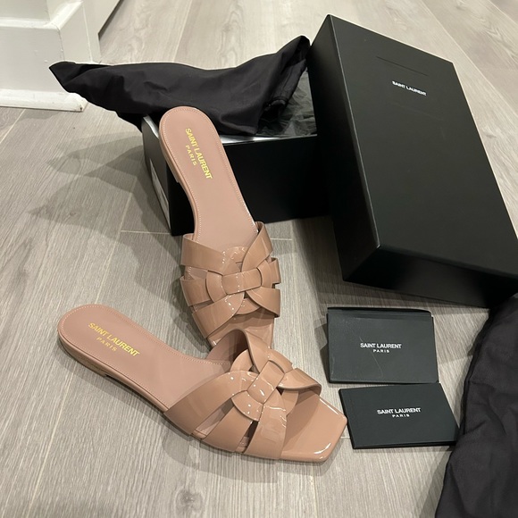 SAINT LAURENT TRIBUTE MULES IN PATENT LEATHER (39) - Picture 12 of 12